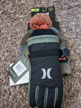 NWT Hurley 2 piece beanie & gloves youth L/XL
